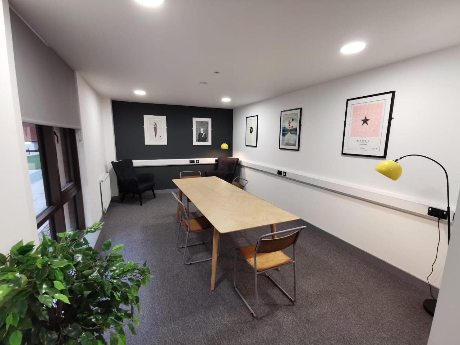For Students Only At Great Patrick Street Apartment Белфаст Екстериор снимка