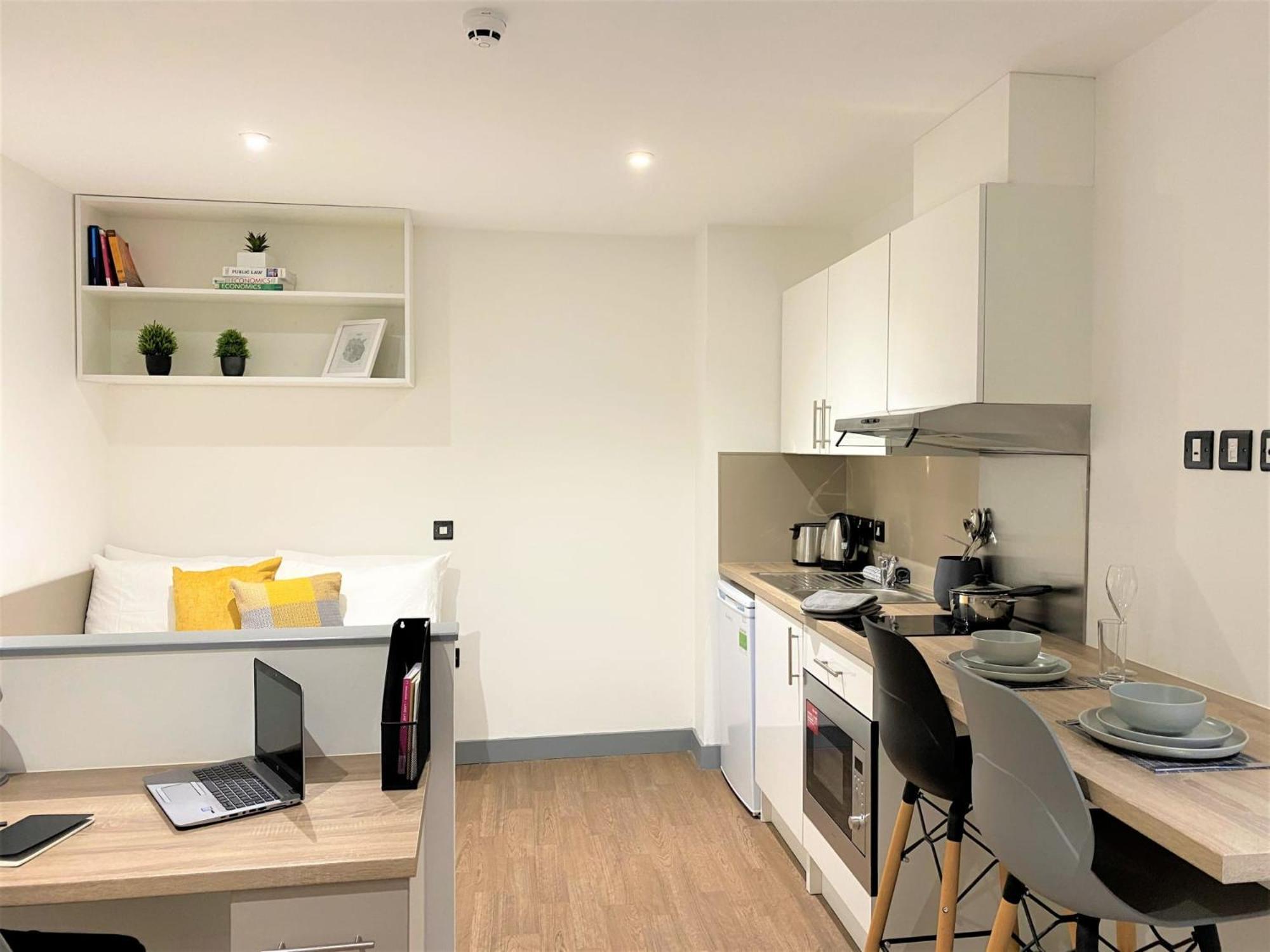 For Students Only At Great Patrick Street Apartment Белфаст Екстериор снимка
